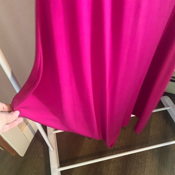 Pink is the new little black dress - Picture 7 of 7